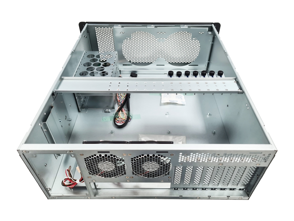 In-Win IW-R400-WC 4U Water Cooled Chassis - Internal View